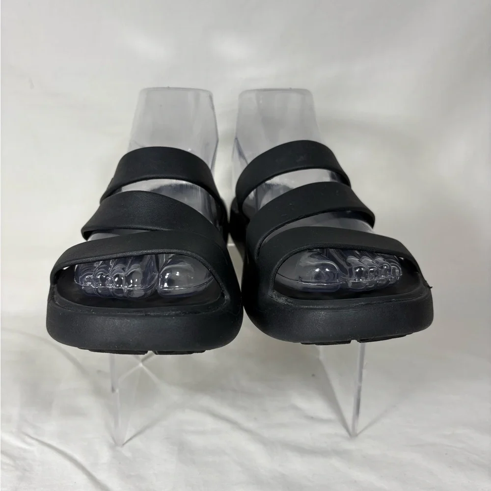 CROCS Getaway Black Sandals - Women's Size 7 - Picture 7 of 11
